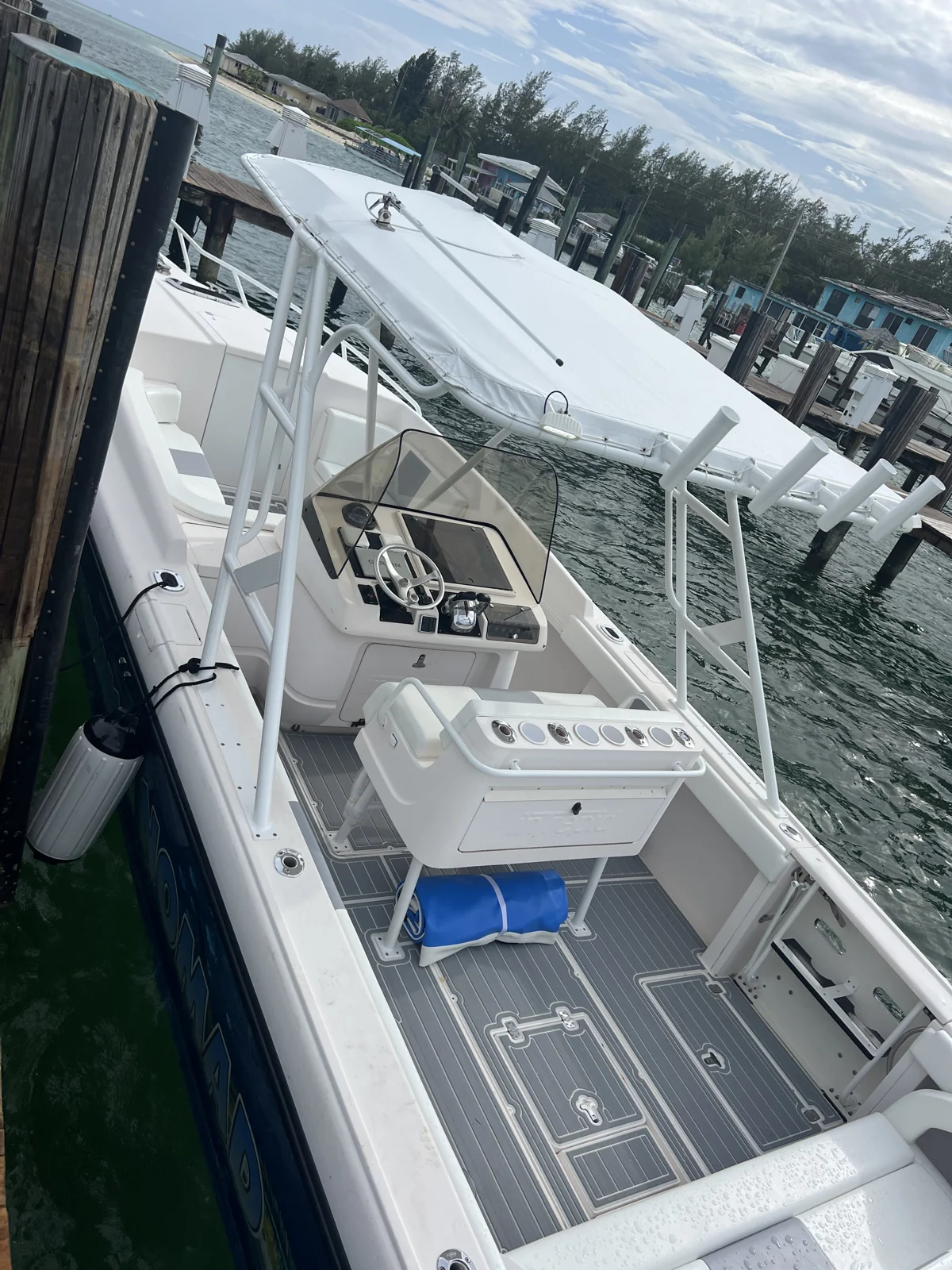 Deck & helm aboard Bimini Nomad private transfer boat